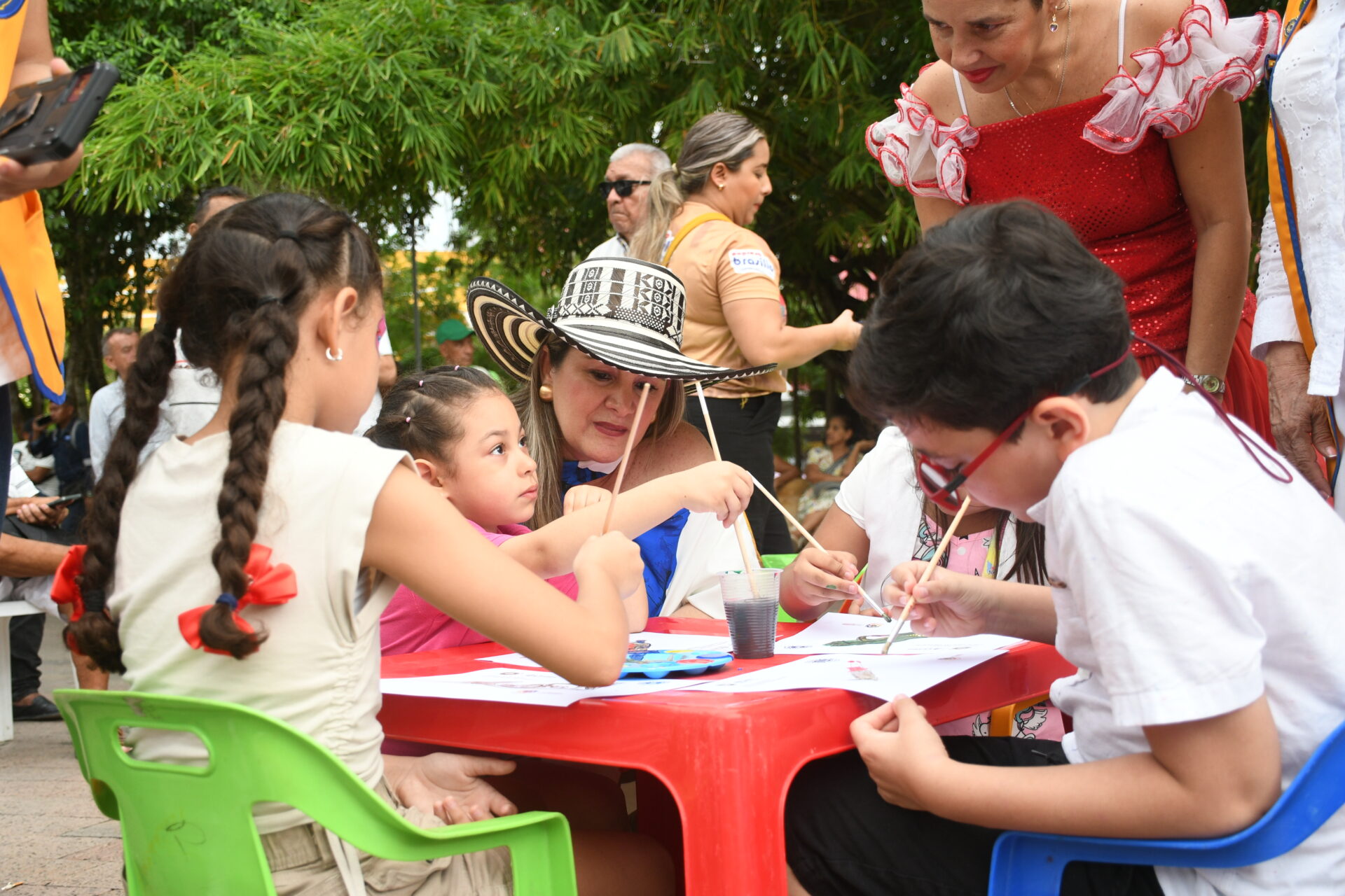 Vive la retreta, baila el fandango: Niñ@s coloreando los 40 años del Encuentro
