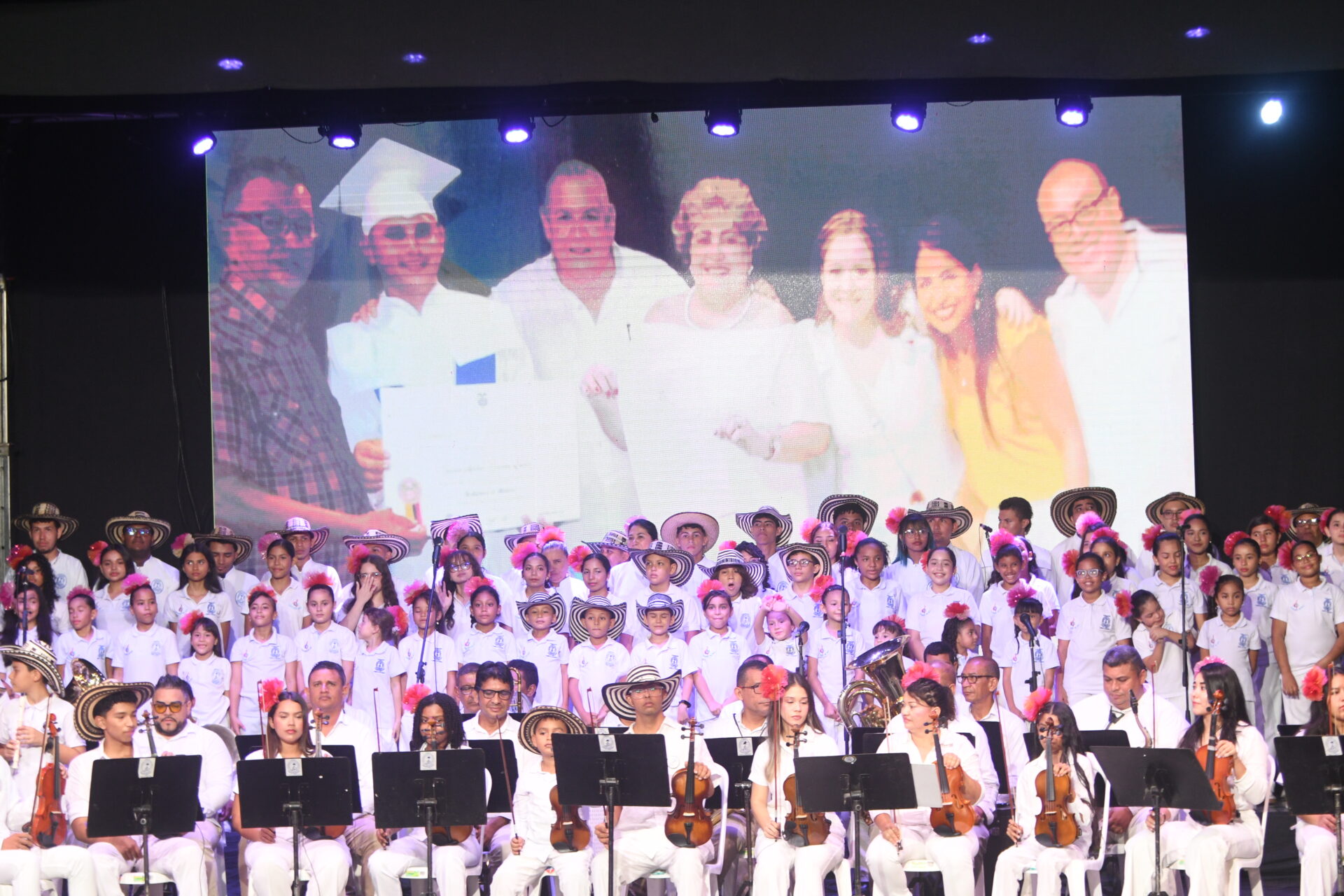 Niños del Conservatorio y la Banda Departamental brillaron en la inauguración del XL Encuentro Nacional de Bandas