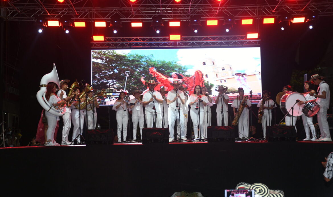 Este domingo 2 de noviembre: Concurso, fandango y porrovía